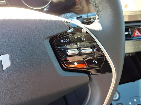 New 2025 Kia Niro Wind image 21
