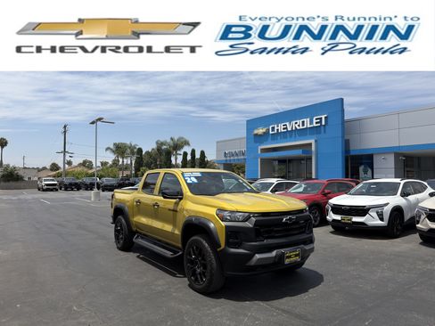Used 2024 Chevrolet Colorado Trail Boss w/ LPO, Dark Essentials Package AWD/4WD image 1
