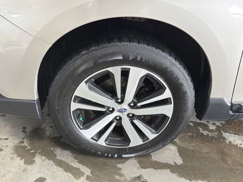 Used 2019 Subaru Outback 2.5i Limited image 9