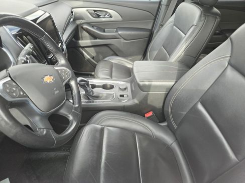 Used 2022 Chevrolet Traverse LT image 4