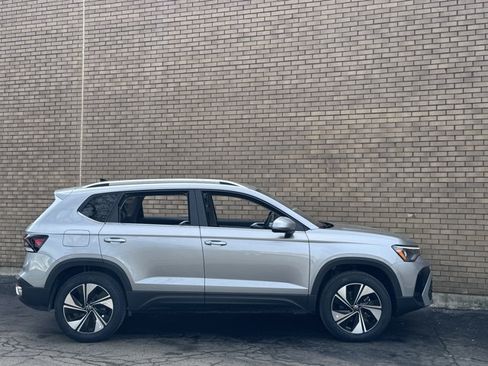 New 2026 Volkswagen Taos SE AWD/4WD image 6