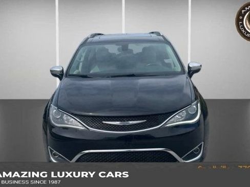 Used 2020 Chrysler Pacifica Limited FWD image 1