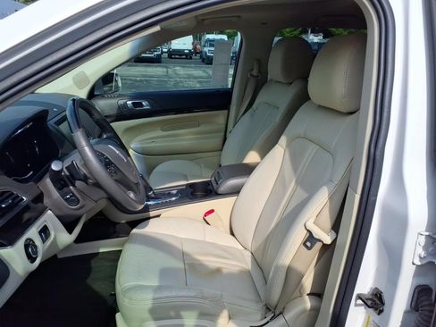 Used 2015 Lincoln MKT AWD w/ Equipment Group 201A image 15