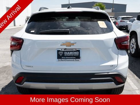 Used 2026 Chevrolet Trax LT FWD image 4