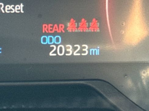 Used 2025 Toyota RAV4 LE AWD/4WD image 18