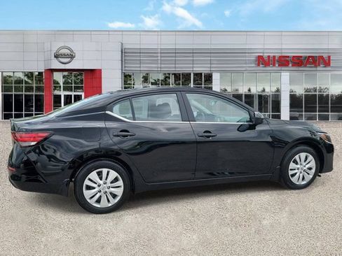 Certified 2025 Nissan Sentra S FWD image 10