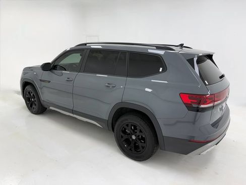 Used 2024 Volkswagen Atlas Peak Edition SE AWD/4WD image 37