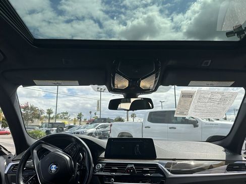 Used 2020 BMW 530i w/ Convenience Package RWD image 13