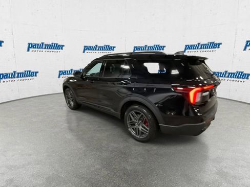 New 2026 Ford Explorer ST-Line w/ ST-Line Street Pack image 8