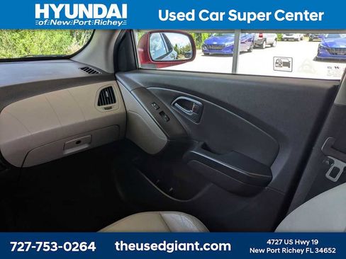 Used 2015 Hyundai Tucson SE FWD image 18