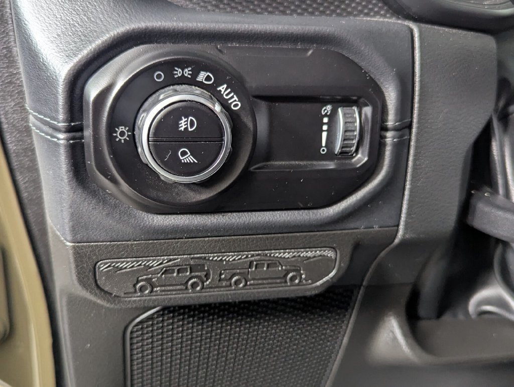 Used 2026 Jeep Gladiator Mojave AWD/4WD image 15