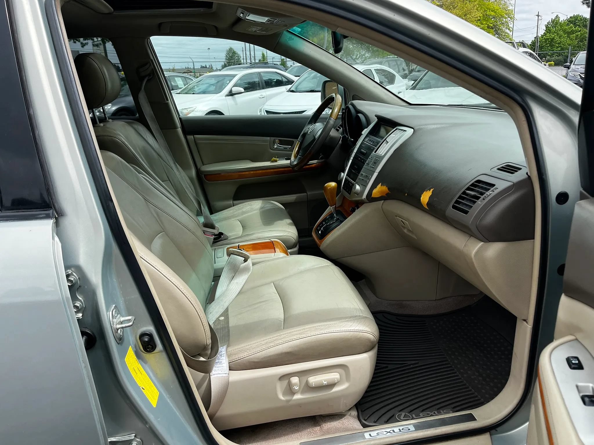 Used 2005 Lexus RX 330 w/ Premium Plus Pkg FWD image 16