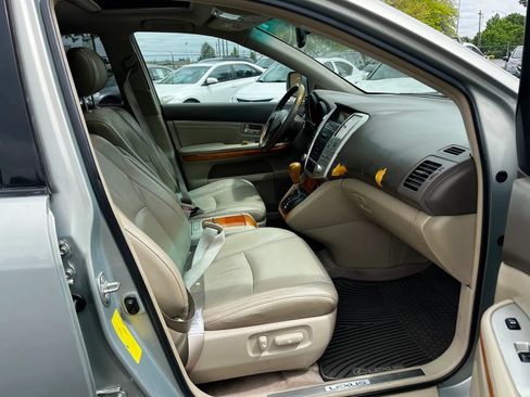 Used 2005 Lexus RX 330 w/ Premium Plus Pkg FWD image 16