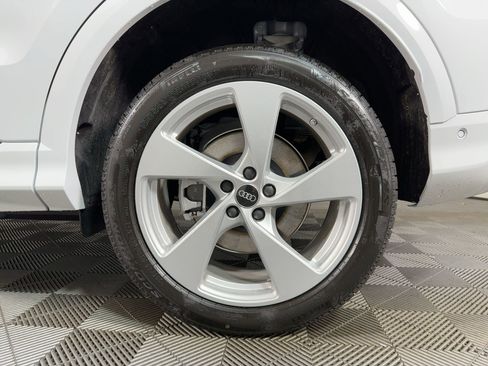 Used 2025 Audi Q5 Premium Plus AWD/4WD image 9