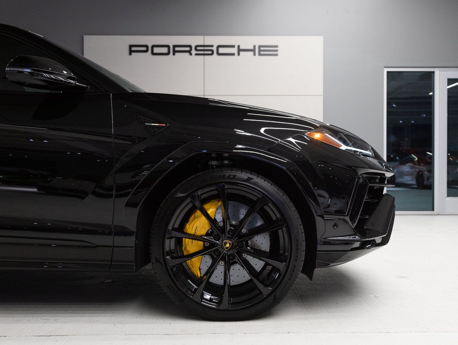 Used 2024 Lamborghini Urus S AWD/4WD image 11