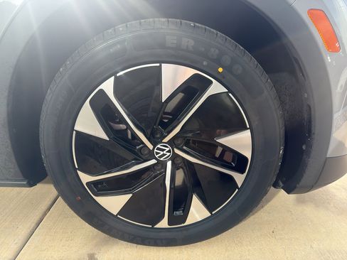 Used 2022 Volkswagen ID.4 Pro S image 18