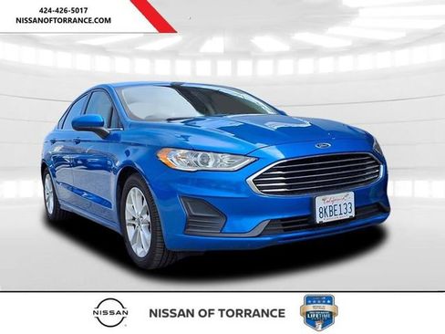 Used 2019 Ford Fusion SE image 1