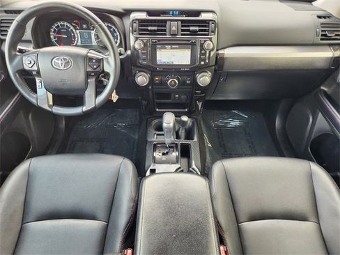 Used 2025 Chevrolet Traverse High Country FWD image 26