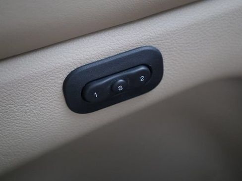 Used 2017 Jeep Grand Cherokee Limited AWD/4WD image 12