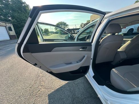 Used 2018 Hyundai Sonata SE w/ Cargo Package FWD image 34
