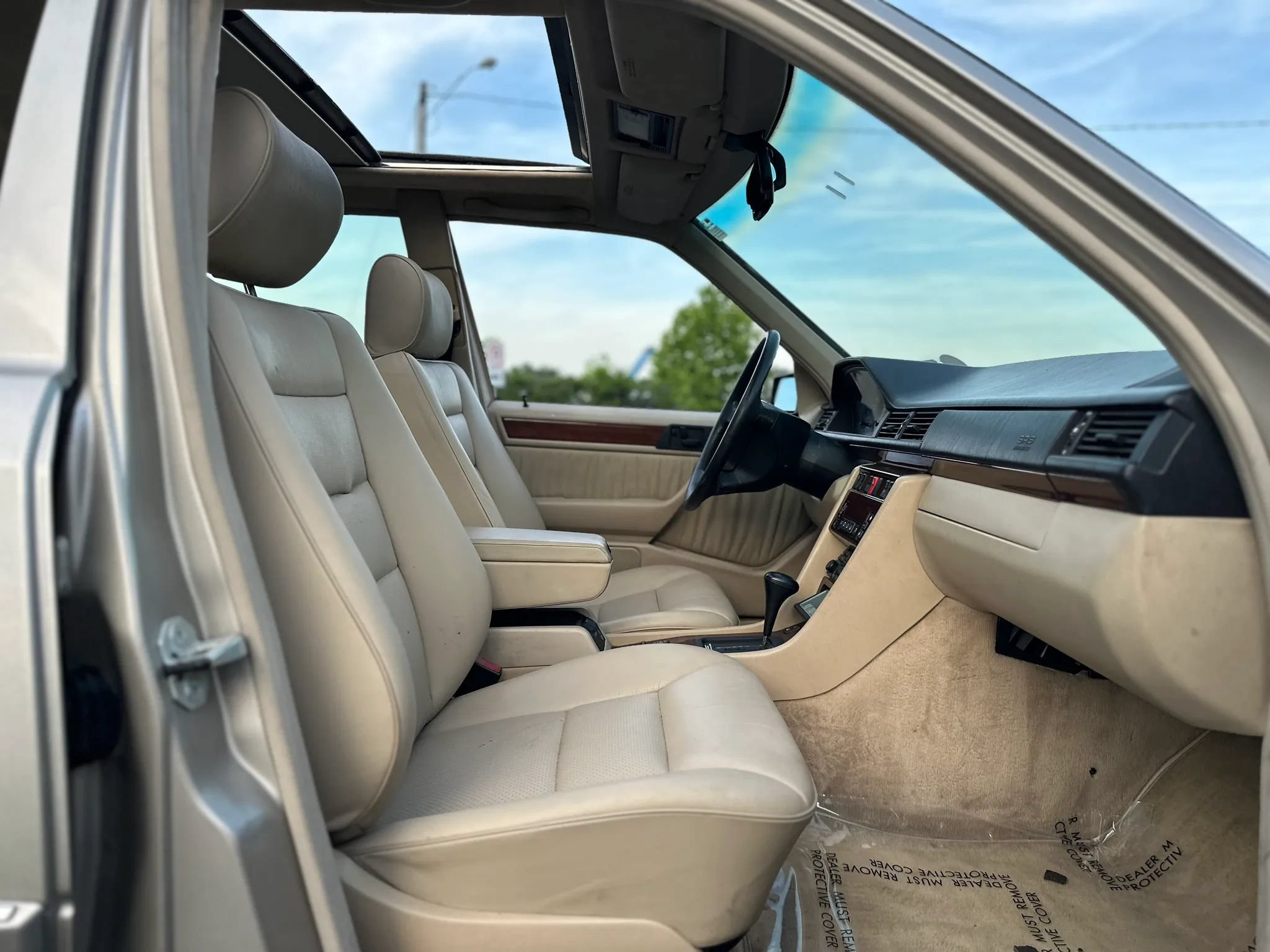 Used 1994 Mercedes-Benz E 320 Sedan image 39