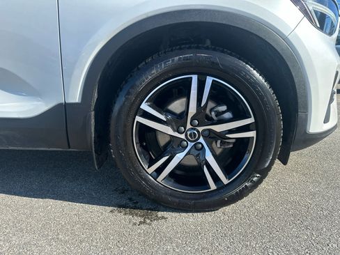 Certified 2023 Volvo XC40 B5 Core w/ Convenience Package image 9