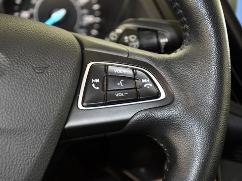 Used 2018 Ford Escape Titanium w/ Ford Safe & Smart Package AWD/4WD image 21