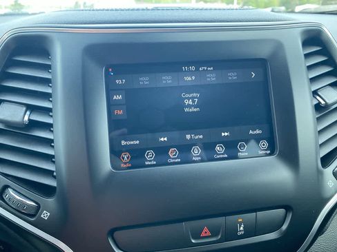 Used 2021 Jeep Cherokee Latitude image 16