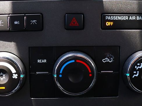 Used 2012 Chevrolet Traverse LT FWD image 46