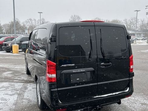 Used 2018 Mercedes-Benz Metris Passenger image 7