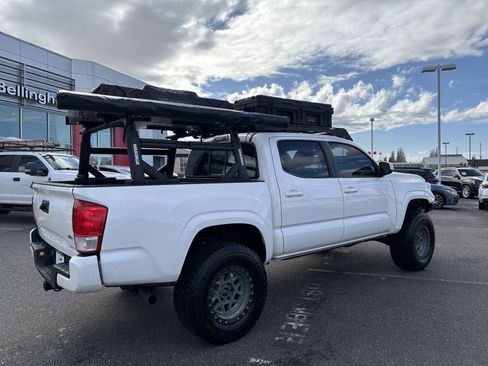 Used 2017 Toyota Tacoma SR w/ SR Convenience Package image 8