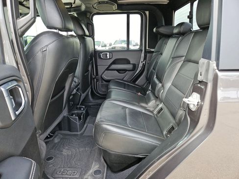 Used 2022 Jeep Gladiator Overland w/ Popular Equipment Package image 14