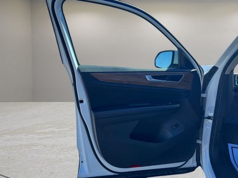 Used 2024 Volkswagen Atlas SE FWD image 9