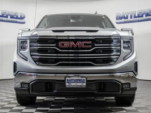 Used 2025 GMC Sierra 1500 SLT image 2