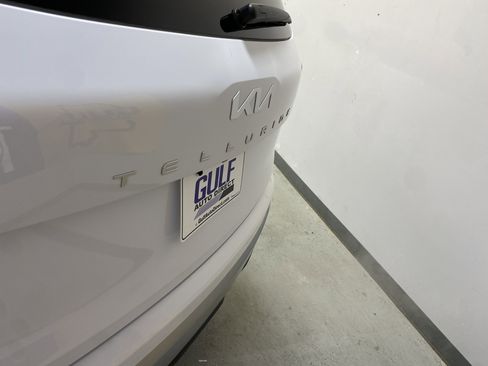 Used 2024 Kia Telluride SX w/ Towing Package image 17