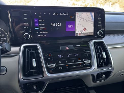 Used 2023 Kia Sorento EX image 26