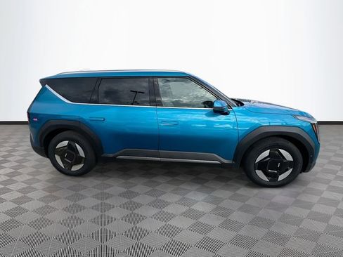 New 2026 Kia EV9 Wind image 8