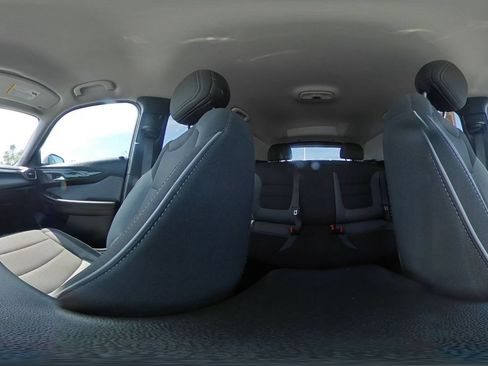 Used 2025 Chevrolet TrailBlazer LT FWD image 43