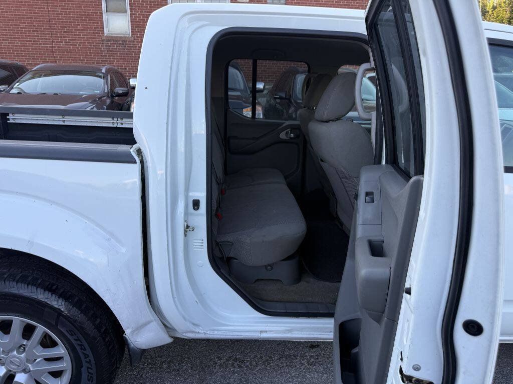 Used 2017 Nissan Frontier SV w/ SV Value Truck Package RWD image 28