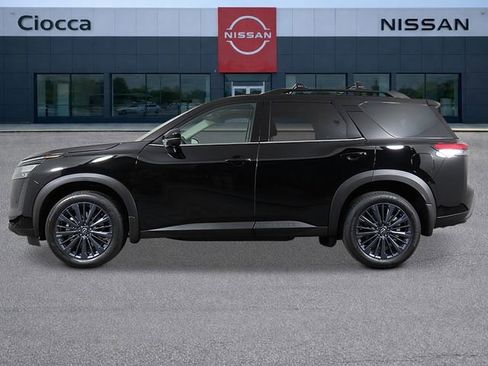 New 2026 Nissan Pathfinder SL w/ SL Premium Package AWD/4WD image 2