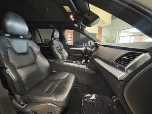 Used 2017 Volvo XC90 T6 Momentum w/ Vision Package AWD/4WD image 13