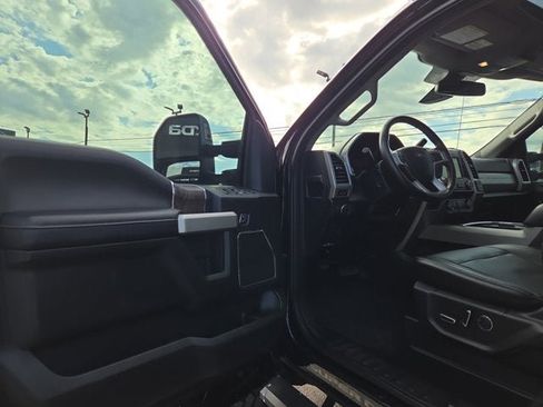 Used 2019 Ford F250 Lariat w/ Lariat Ultimate Package AWD/4WD image 7