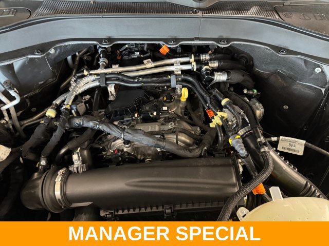 Used 2025 Ford Explorer Active AWD/4WD image 6
