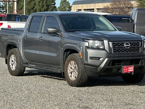 Used 2024 Nissan Frontier SV image 10