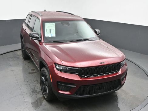 New 2025 Jeep Grand Cherokee Altitude image 45