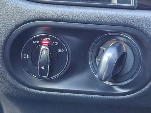 Used 2023 Porsche Macan image 16