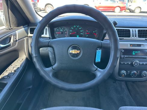 Used 2011 Chevrolet Impala Police FWD image 15