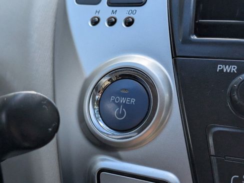 Used 2013 Toyota Prius V Five image 43