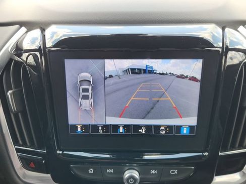 Used 2023 Chevrolet Traverse High Country AWD/4WD image 19