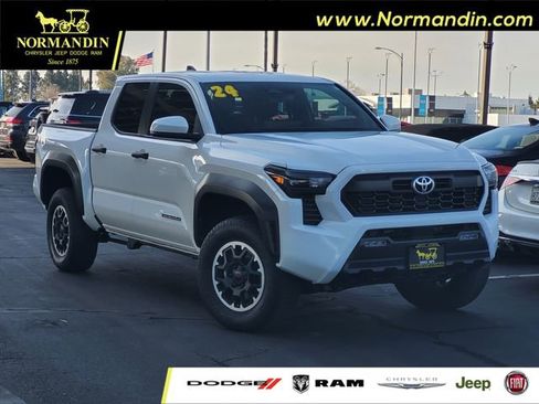 Used 2024 Toyota Tacoma TRD Off-Road image 1